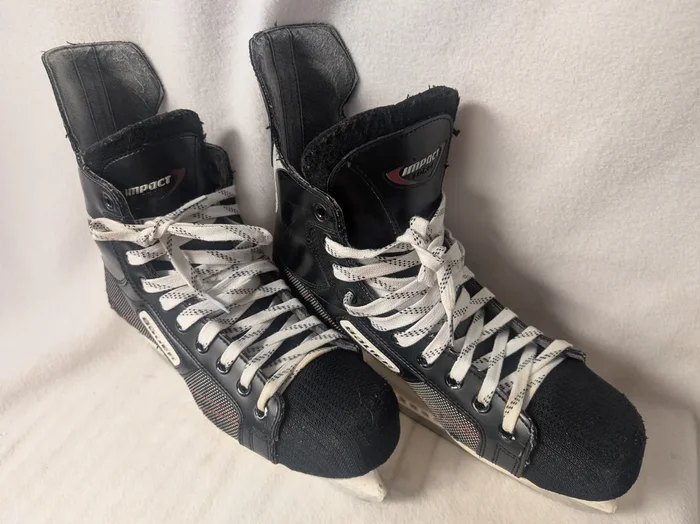Bauer Impact Hockey Ice Skates Size 9 Color Black Used