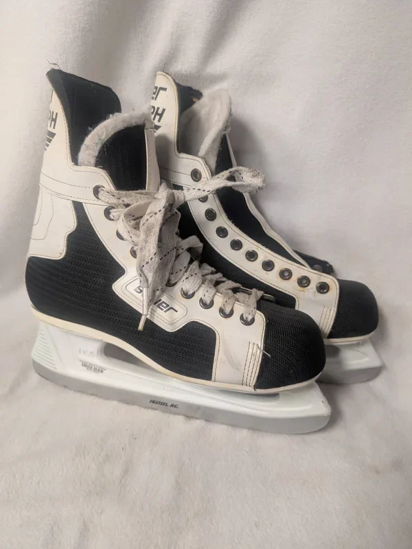 Bauer Triumph Hockey Ice Skates Size 8 Color Black Condition Used