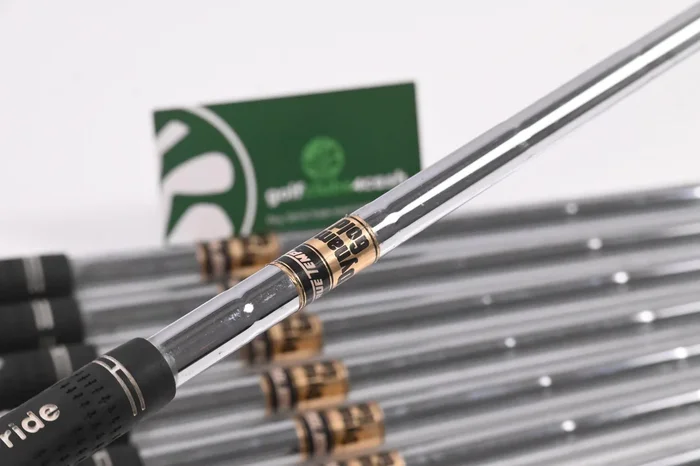 Dynamic Gold R400 Shafts / Regular Flex / Set of 8 / .355 Tip