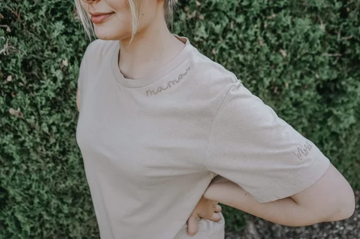 Embroidered Mama Shirt, Embroidered Kids Names on Sleeve, Gift for Mom, Personalized Mama Shirt, Mama embroidered sweatshirt, Women 120 – Fanshubus.com