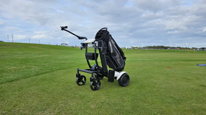 HelloCaddy Smart Caddy Robot