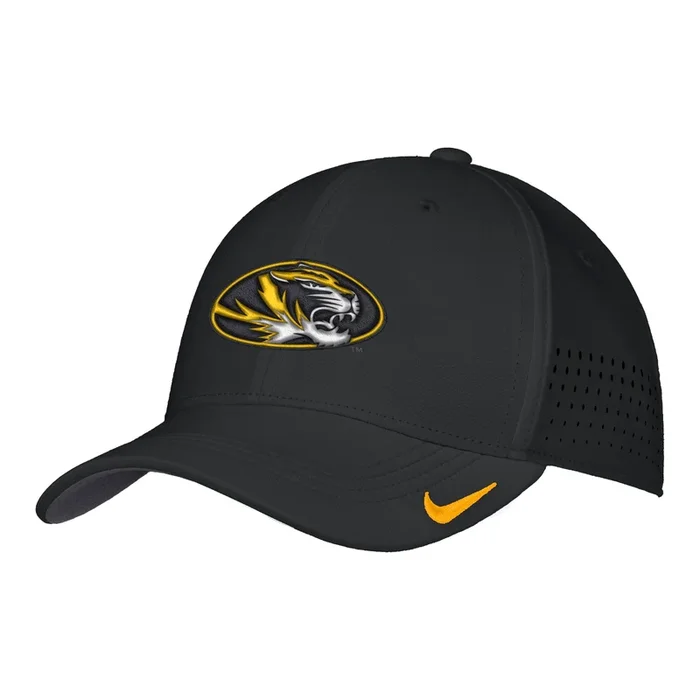 Mizzou Tigers Nike® 2025 Sideline Oval Tiger Head Club Black Stretch Fit Tiges Hat
