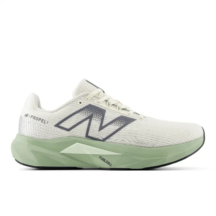 New Balance Men’s FuelCell Propelv5 Running Shoe – MFCPRCA5 (Wide)