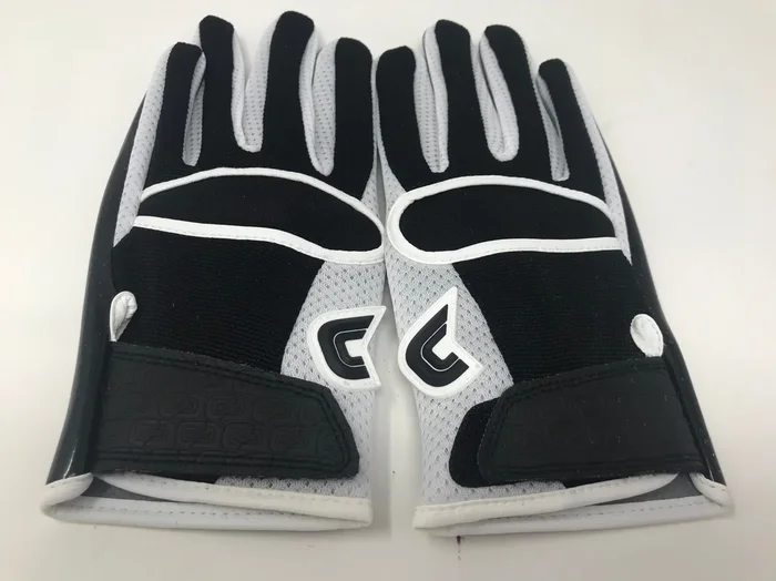 New Cutters Original Receiver Black/White Adult Medium C-Tack Grip