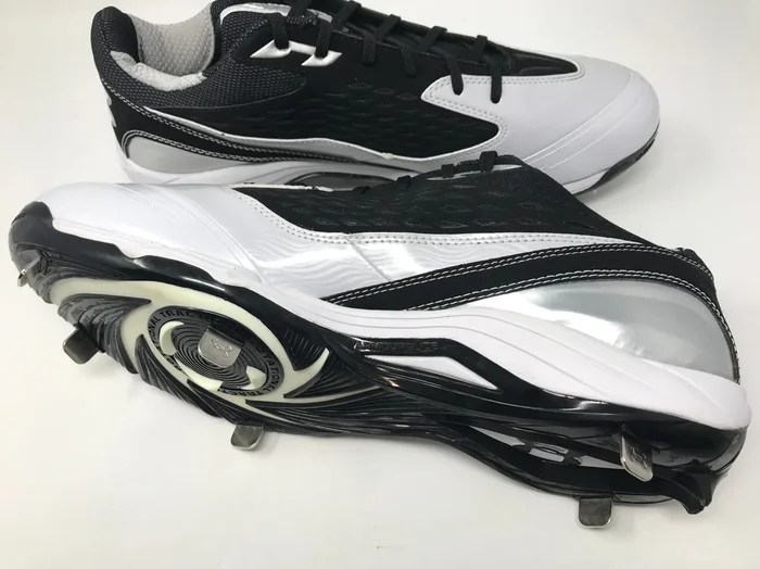 New Other Under Armour Men’s Natural II Low Metal Baseball Cleats Men 10.5
