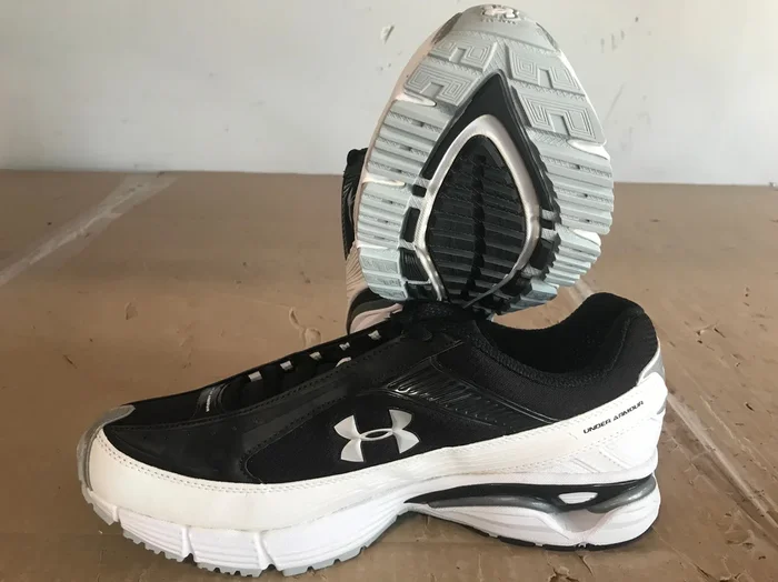 New Under Armour Men’s Whipray II Running Shoe Adult 11 Black/White