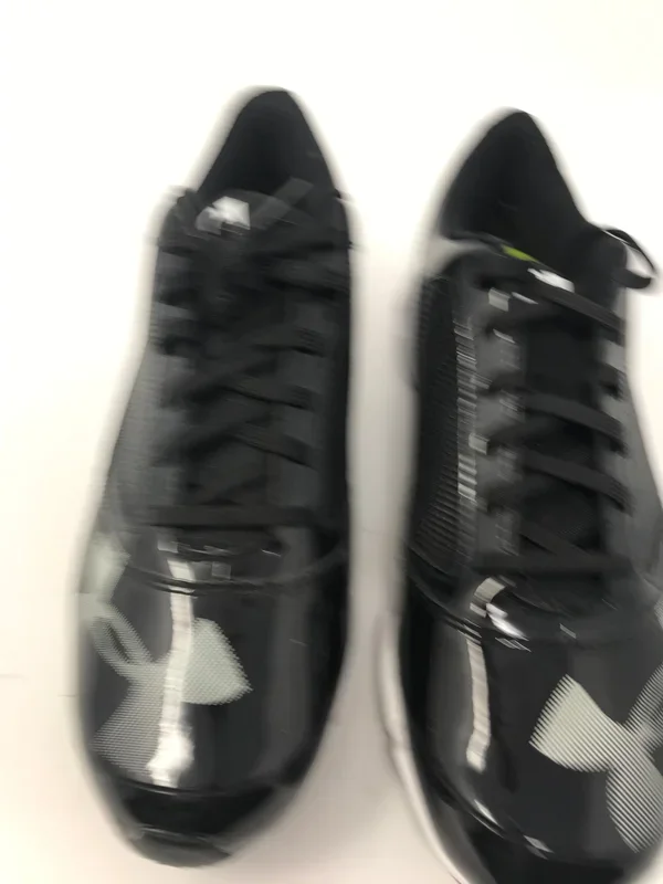 New Under Armour Men’s Yard Trainer Baseball Shoe Black/White Size 8.5
