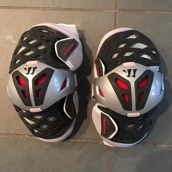 New Warrior Nation Tank 9.0 NATK9 Large Lacrosse Arm Guard Black/Silver 1 Pair