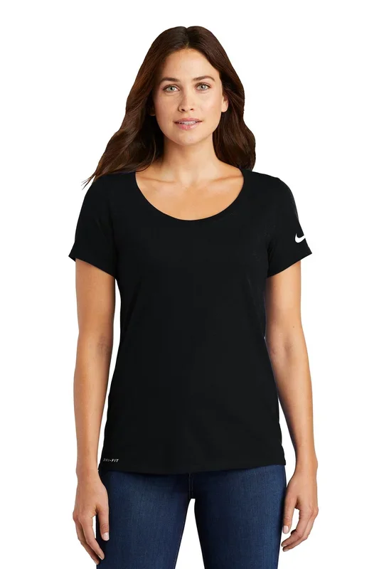 Nike Women’s Dri-FIT Cotton/Poly Scoop Neck Tee Shirt. NKBQ5234