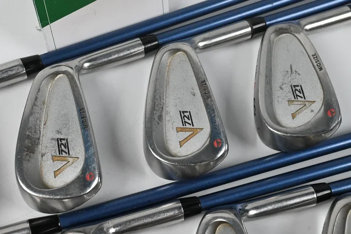 Taylormade V721 Irons / 5-PW+GW+SW / Regular Flex Taylormade Flex-Twist Shafts