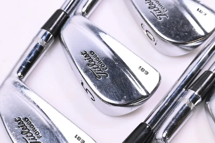 Titleist 681 Forged Irons / 4-PW / Stiff Flex Dynamic Gold S300 Shafts