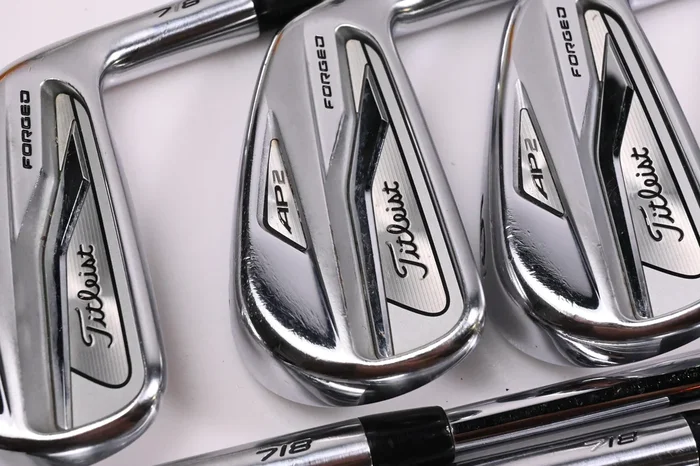 Titleist 718 AP2 Irons / 4-PW+50° / Stiff Flex AMT Tour White S300 Shafts