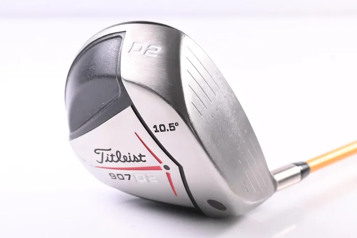 Titleist 907 D2 Driver / 10.5 Degree / Regular Flex UST Mamiya Proforce V2 75