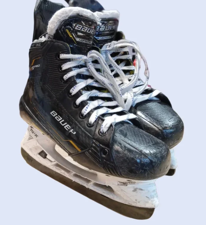 Used Bauer Supreme M5 Pro Int. 4.5 Fit 3 Hockey Skates