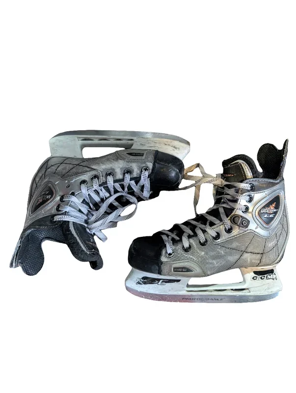 Used CCM Vector LE Size 3.5D Junior Hockey Skates