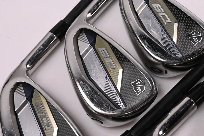 Wilson D9 Irons / 4-PW / Regular Flex Catalyst 80 Shafts