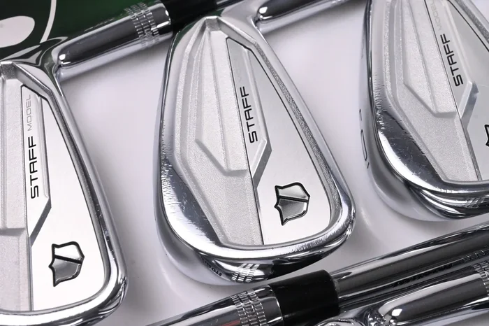 Wilson Staff Model 2024 CB Irons / 4-PW+GW / Regular Flex Dynamic Gold MID 115