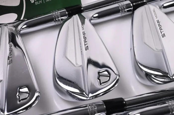 Wilson Staff Model Blade 2024 Irons / 5-PW / X-Flex Dynamic Gold 120 X100 Shafts